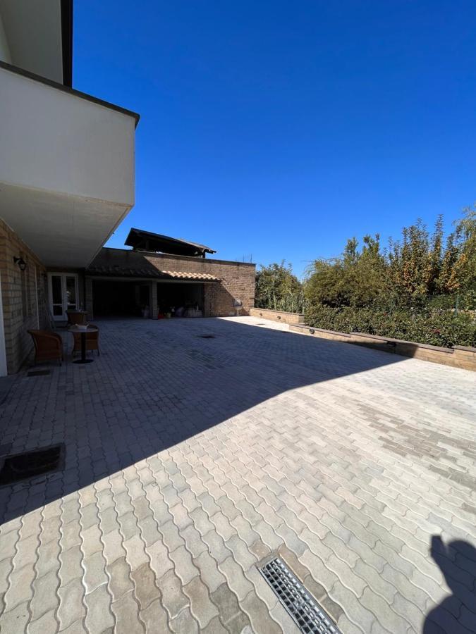 Casa Cost 2 Apartment Vetralla Bagian luar foto